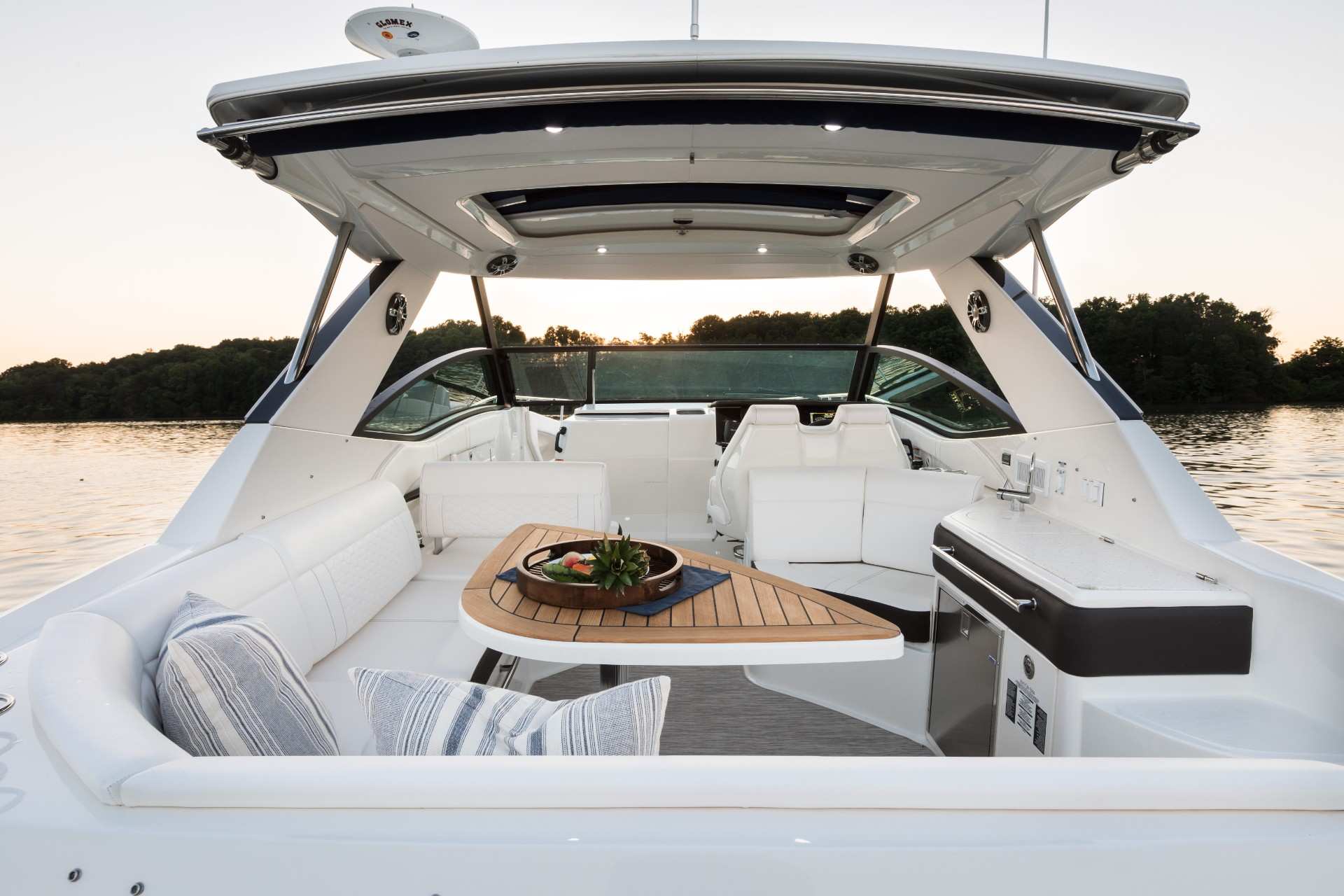 Sea discount ray boat