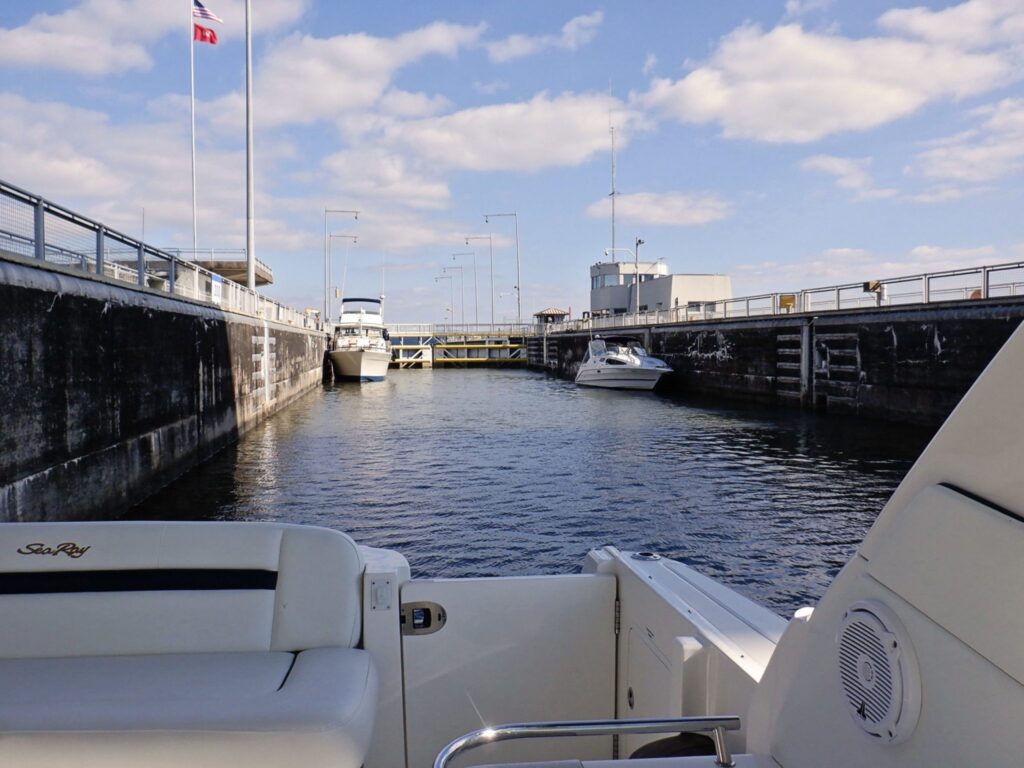 Virtual locking class boats entering lock