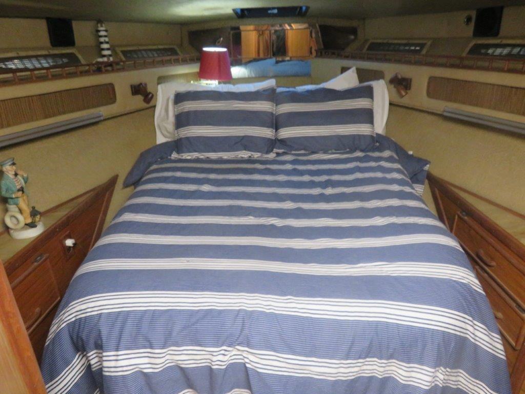 1982 sea ray 360 #12.) mater stateroom