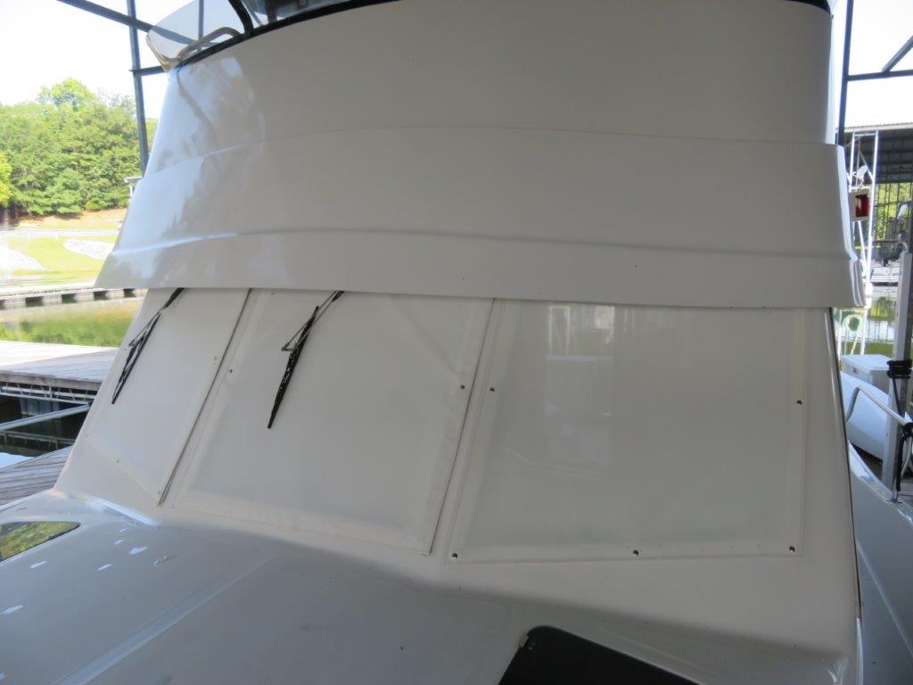 2000 mainship 390 #36 windshield