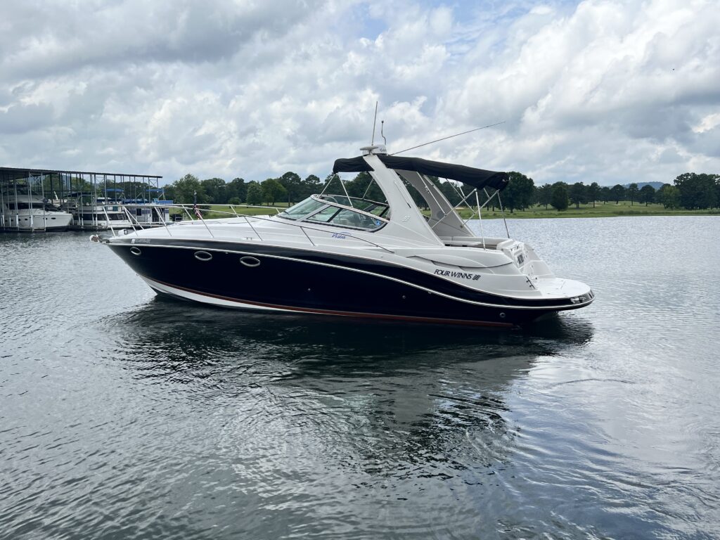 2007 Four Winns 358 01 profile