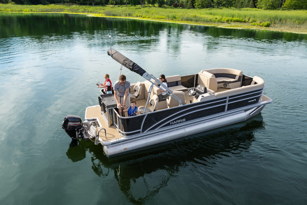 a chattanooga pontoon rental being used by a family