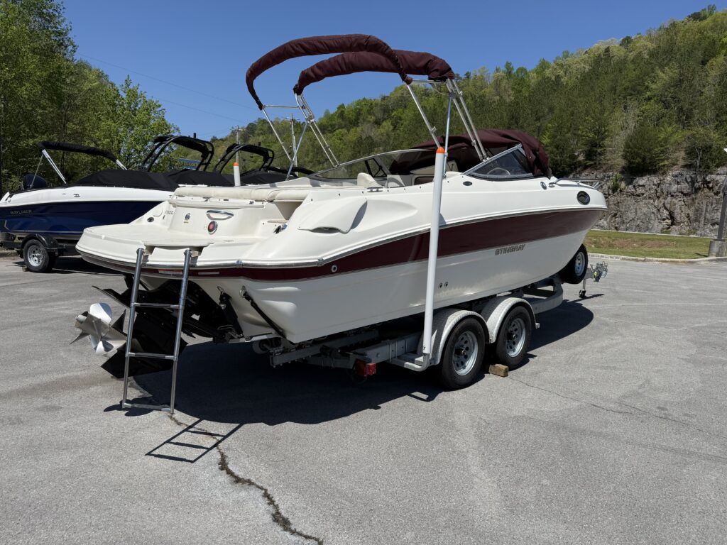 2013 Stingray 235CR 01 profile