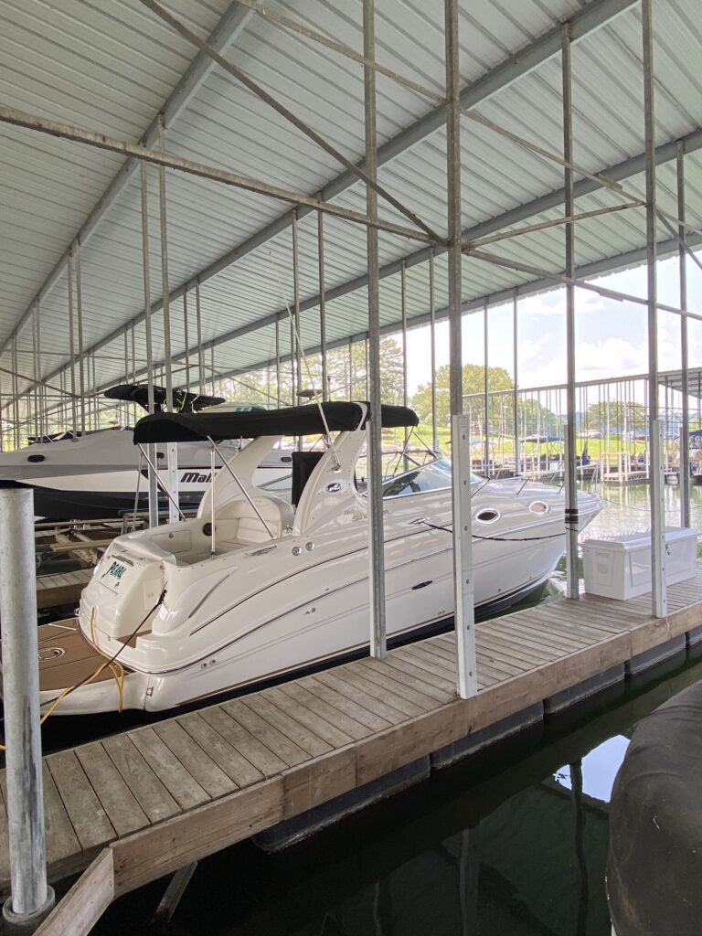 2021 Sea Ray 280DA 1Profile in slip