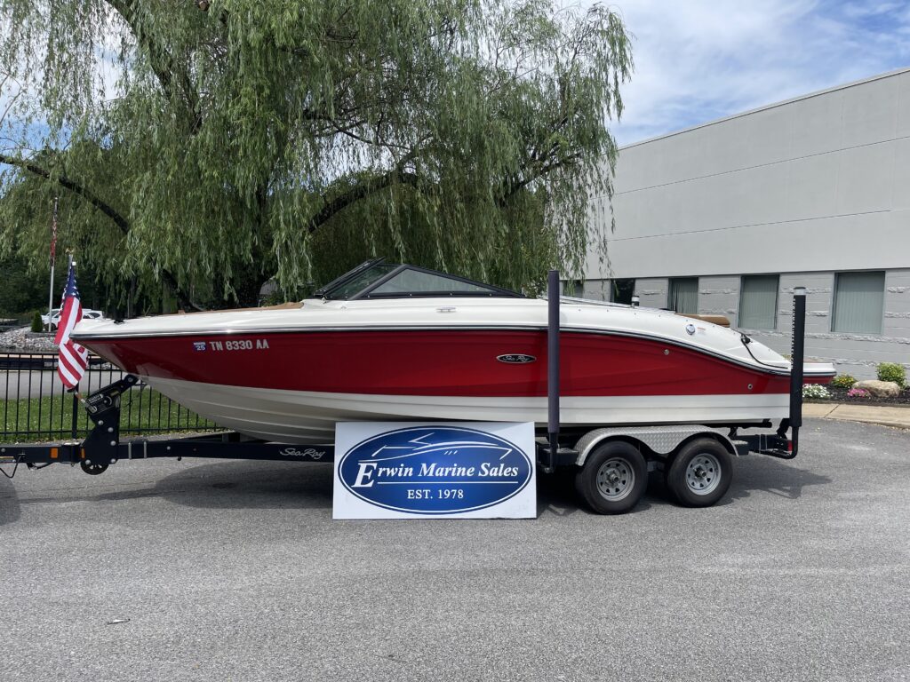 2018 Sea Ray SPX210 1 Profile