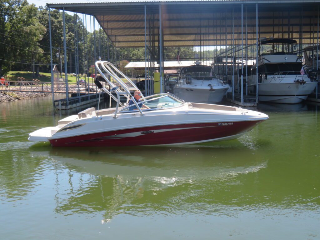 2011 Sea Ray 240SD 1 PROFILE