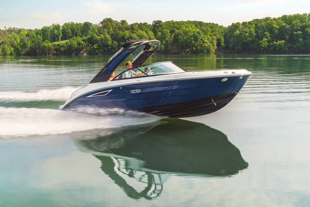 2026 SDX 230 SDX230 running starboard bow 05643 X5