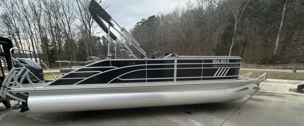 2023 Bennington 23 LSB 1 profile