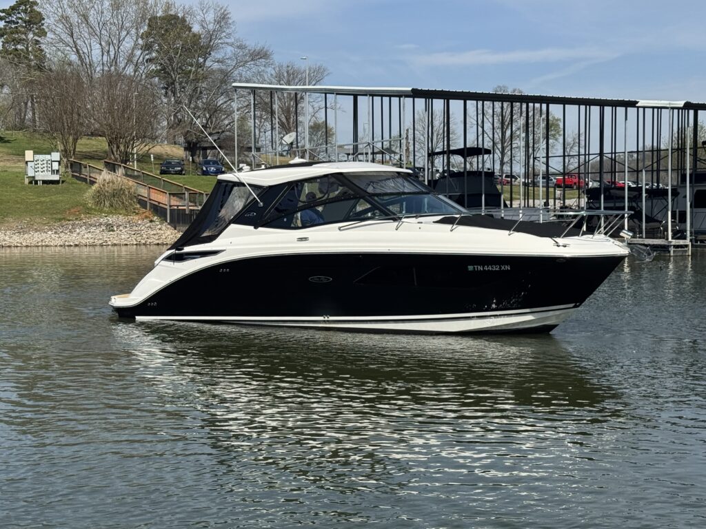 2023 Sea Ray DA320 1 Port profile