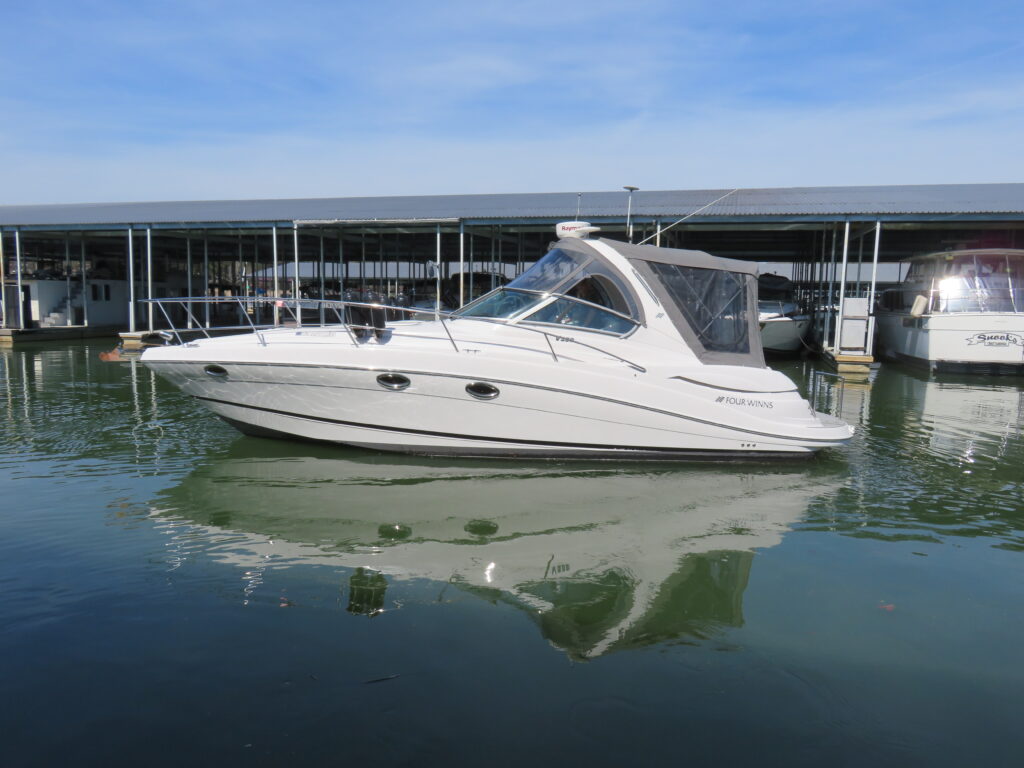 2008 Four Winns 338 1. profile