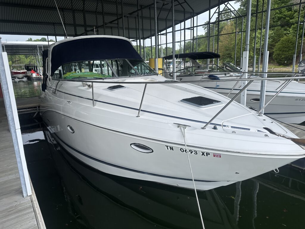 2008 Rinker 330 EX 1. Side profile